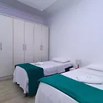 Espacoso 4 Quartos Em Copacabana Para 10 Pessoas