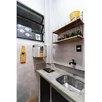Omar do Rio - JG 42/701: Moderno Qto&sala, Internet 240mbps, Smart TV, VideoGame Retrô + Alexa (EchoDot), ao lado do Metrô, a 200 metros da Praia de Ipanema e 500 metros da Praia de Copacabana