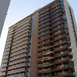 Refugio Urbano Com Vista Para A Montanha E Varanda