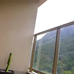 Refugio Urbano Com Vista Para A Montanha E Varanda