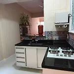 Apartamento Na Quadra Da Praia De Copacabana