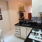 Apartamento Na Quadra Da Praia De Copacabana