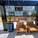 Estudio Com Lavanderia, Cobertura, Em Frente Ao Metro, Lapa, Aeroporto Sdu E 5 Minutos Do Consulado Americano