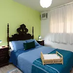 Omar do Rio, Quadra da Praia de Ipanema com Garagem a 08 minutos do metrô, Smart TV&Internet 240mbps, PM 206