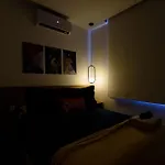 Moderno Quarto E Sala Em Copacabana | Mfb 76/204