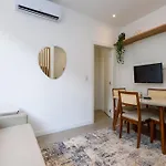 Moderno Quarto E Sala Em Copacabana | Mfb 76/204