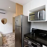 Moderno Quarto E Sala Em Copacabana | Mfb 76/204