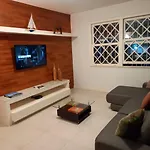 Leblon Raridade Na Quadra Da Praia Com Garagem E Jardim De Inverno