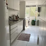Bonito E Bem Equipado Na Barra Da Tijuca