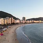 Perto Copacabana Palace, 2