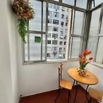 Apartamento A 8 Minutos Da Praia No Posto 2 C M 13 Ap503