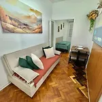 Apartamento A 8 Minutos Da Praia No Posto 2 C M 13 Ap503