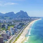 São Conrado imóvel de 02 qtos a 300m da Praia