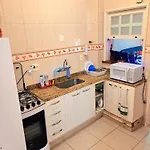 Quarto Com Anfitria Em Copa
