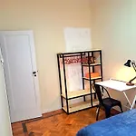 Quarto Com Anfitria Em Copa