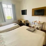Studio Completo Na Praia De Copacabana , Claro E Silencioso, Com Ar, Wifi, Netflix, Ate 3 Pessoas, Pauloangerami Br502