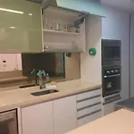 Lindo Apt De 3 Quartos, Uma Quadra Da Praia!