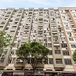 Maravilhoso Apartamento De 2 Quartos Em Copacabana Quadra Da Praia