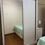 Quarto Privativo A Uma Quadra Da Praia De Copacabana