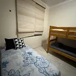 Apto Confortavel E Completo Em Copacabana- 2 Quartos Com Split E Wifi