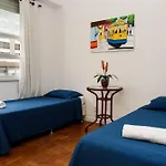 Omar do Rio - VP318/404: Qto e Sala., Smart TV, Internet 250mbps, a 300m da praia de Ipanema e a 110m do Metrô Nossa Senhora da Paz