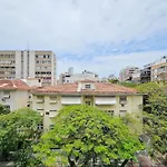 Alberto De Campos 66
