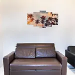 Studio Completo Na Praia De Copacabana Com Ar, Wifi, Netflix, Ate 4 Pessoas, Fundos Claro E Silencioso, Pauloangerami Pj135