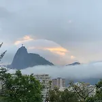 Apartamento Mobiliado Na Urca