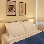 Jumpinbed Leblon 7 Apartamento com 2 quartos a 200m da Praia