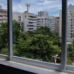 Conforto Em Copacabana: 260M Da Praia