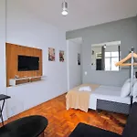 Studio Simples Com Vista Mar P/ 4 Pessoas Ao Lado Da Praia Com Comercios Ao Redor