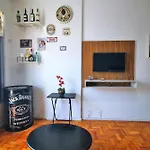 Studio Simples Com Vista Mar P/ 4 Pessoas Ao Lado Da Praia Com Comercios Ao Redor