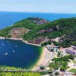 Quarto Na Praia De Copacabana, Excelente Localizacao!