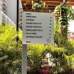 Apartamento De 2 Quartos, Com Piscina E Ha 10 Km De Copacabana