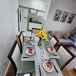 Apto Com Garagem