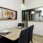 Quarto&Sala Completo A 300M Da Praia | Nsc 386/402