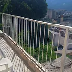 Casa Compartilhada Com 2 Quartos Privativos E Vista Para O Cristo - Acesso Por Escadas