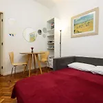 BestHostRio - Tranquilo, na quadra da praia e perto de tudo
