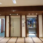 Apartamento Encantador Com Piscina - Besthostrio