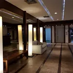 Apartamento Encantador Com Piscina - Besthostrio