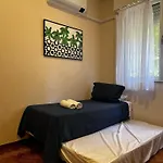 Omar do Rio - BI 102/202: 3Qtos/2Ba, Internet 240mbps, 300 metros da Praia de Copacabana e a 200 metros do metrô