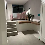 Flat De 2 Quartos Na Praia De Copacabana