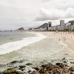 Apartamento Em Copacabana Com Varanda 2 Quartos