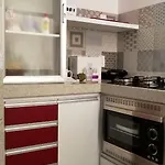 Apartamento em Copacabana - Rua Bolívar - 2 Quartos - Excelente Localização