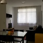 Apartamento em Copacabana - Rua Bolívar - 2 Quartos - Excelente Localização