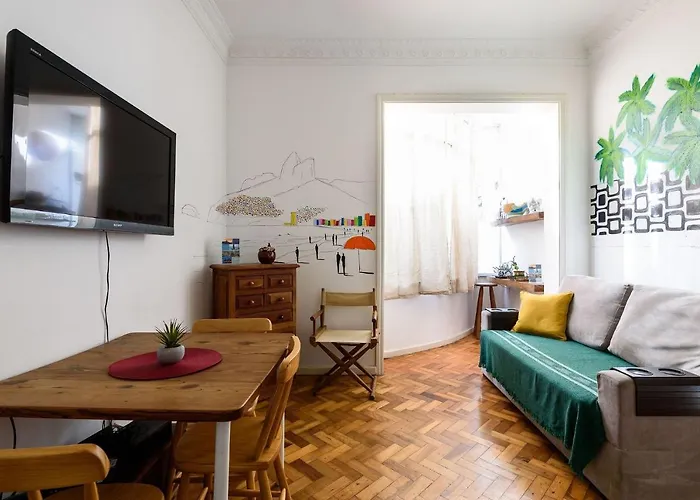Omar do Rio - GC 1002 Apartamento 2Qtos, Completo com Garagem, Internet 120mbps, a 150metros da Praia de Ipanema e do Metrô, 05 minutos da Praia de Copacabana
