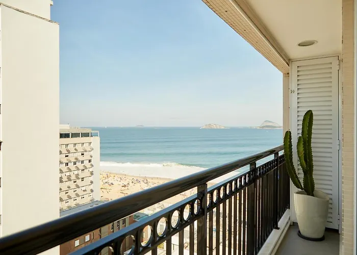Apto 2 quartos com vaga e ao lado da praia - Ipanema