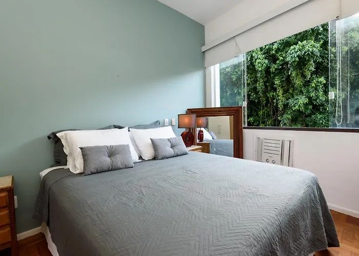 Pineapples BR1009 - Apartamento em Copacabana com vista para a Floresta