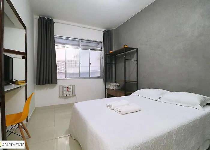 Studio silencioso, estiloso e com otima localização em Copacabana