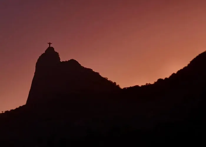 Rio De Janeiro: Perto De Tudo Com Vista Pro Cristo